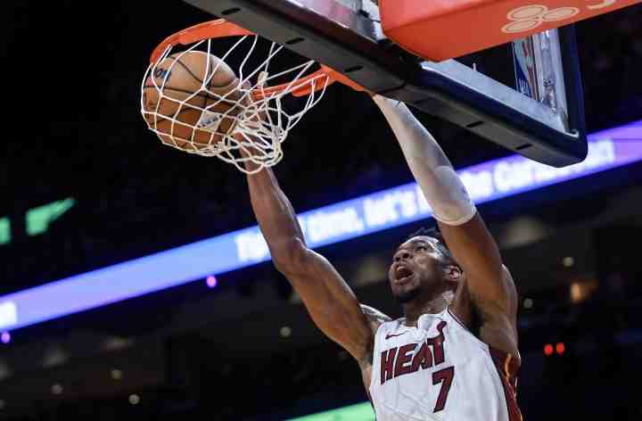 字母哥:大家要相信训练的付出 逆境时最重要的是互相信任